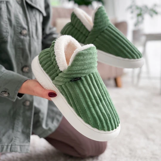 Unisex Warm and Cozy Winter Slippers