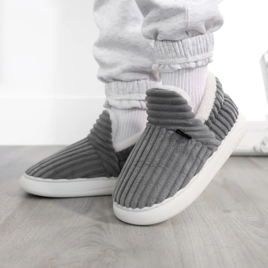 Unisex Warm and Cozy Winter Slippers
