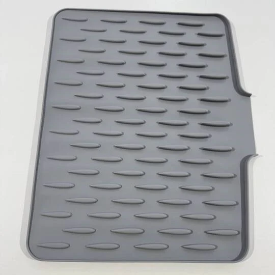Multifunctional drying and heat-resistant silicone mat