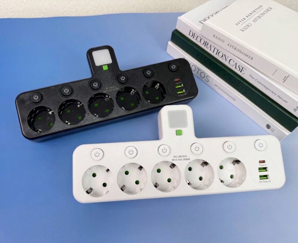 Multi-port EU plug adapter