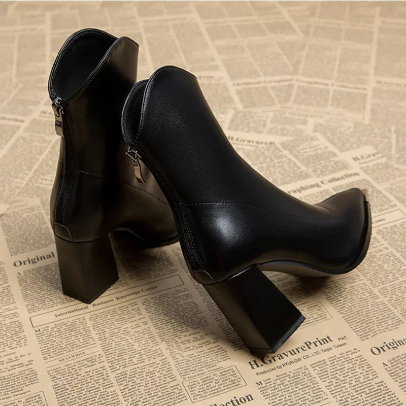 Shiny Tip Chelsea Boots