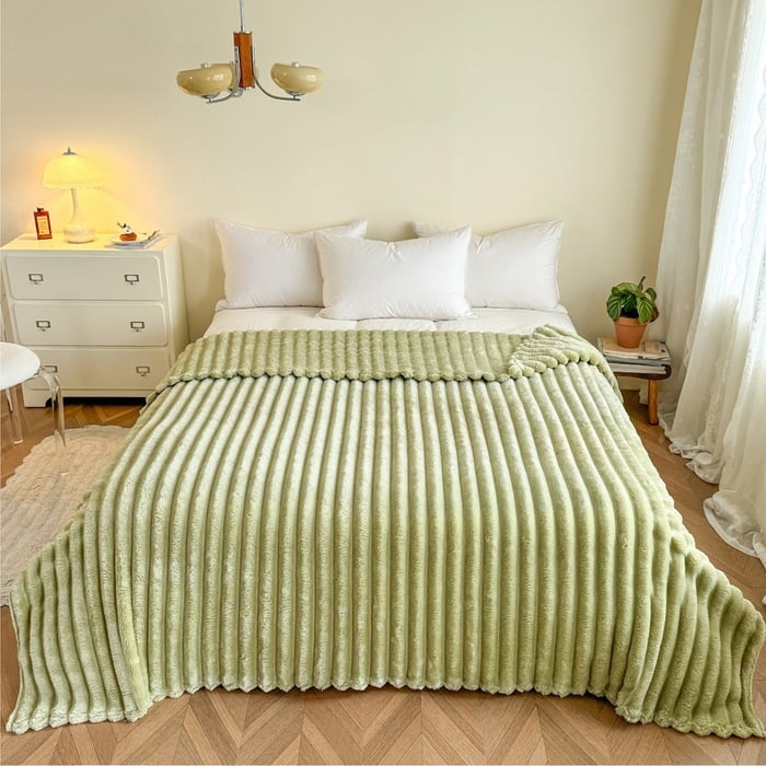 Super Soft Teddy Blanket – Double-Sided & Warm