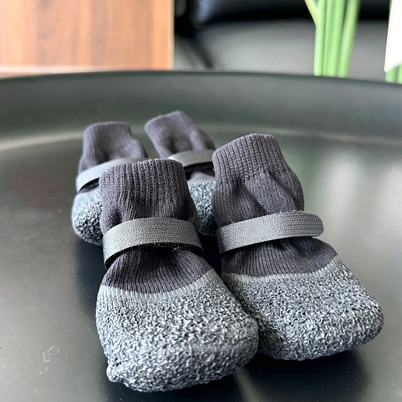 Anti-slip, waterproof shoes for pets🐶👟
