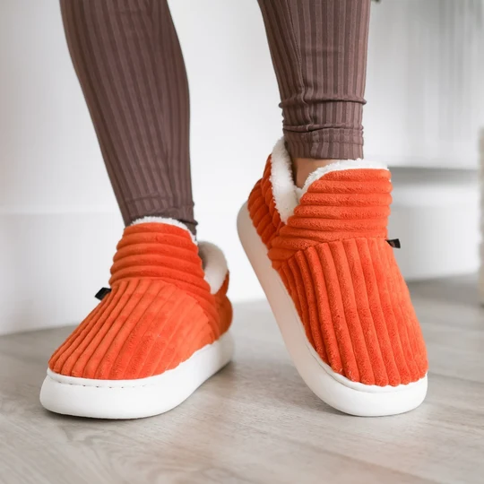 Unisex Warm and Cozy Winter Slippers
