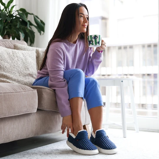 Unisex Warm and Cozy Winter Slippers