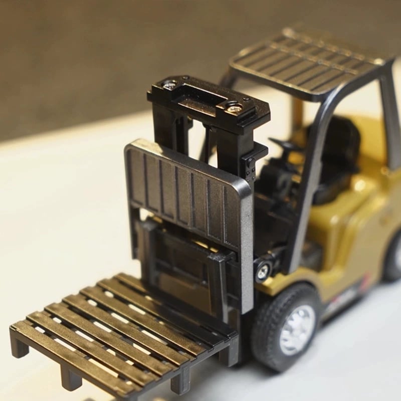 Remote-Controlled Mini Forklift (Rechargeable)