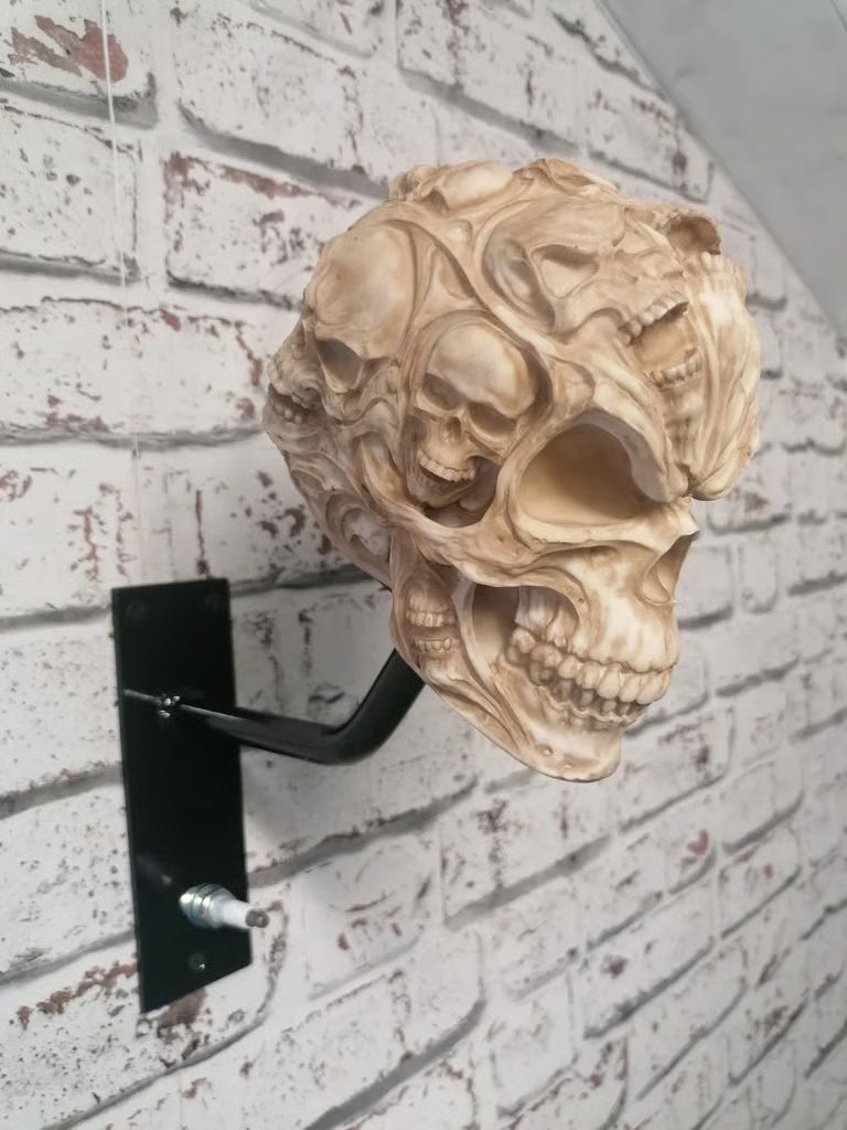 💀 SkullRack – Helmet and Jacket Holder