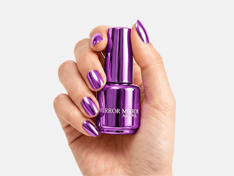 Shiny Metallic Mirror-Effect Nail Polish