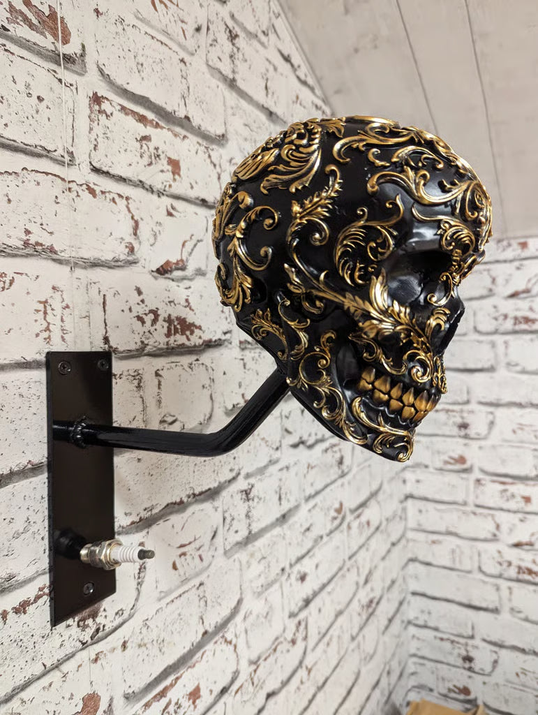💀 SkullRack – Helmet and Jacket Holder