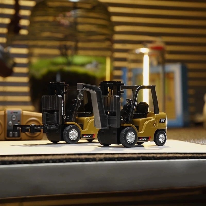 Remote-Controlled Mini Forklift (Rechargeable)