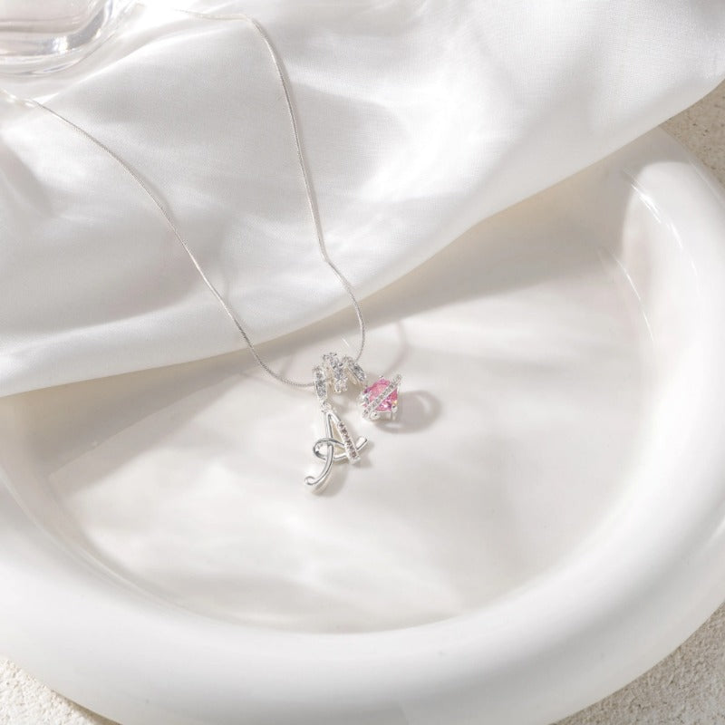 Elegant necklace with a heart pendant